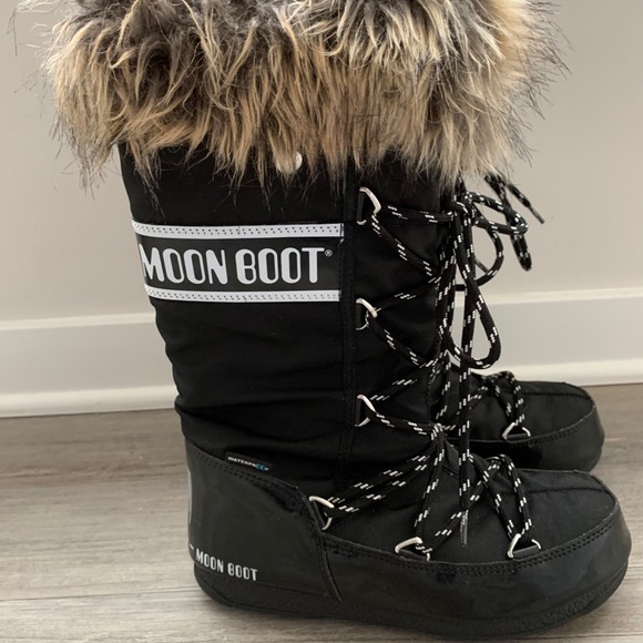 Moon Boot Shoes - Moon Boots Monaco US 6 Out of this world!
